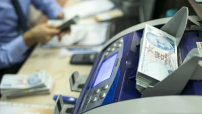 Hazine: Bütçe ağustosta 12,8 milyar lira fazla verdi