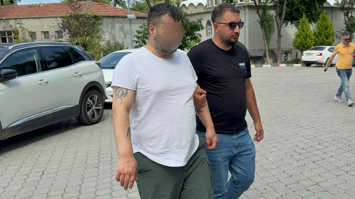 Samsun'da sokakta bıçaklı dehşet: Tanımadığı kadını bıçaklayıp ağır yaraladı