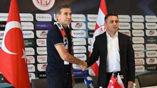 Antalyaspor, Osman Özköylü ile sözleşme imzaladı