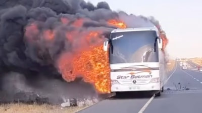 Şanlıurfa'da yolcu otobüsü alevlere teslim oldu