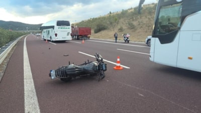 Bursa'da kamyona çarpan motosikletin sürücüsü öldü