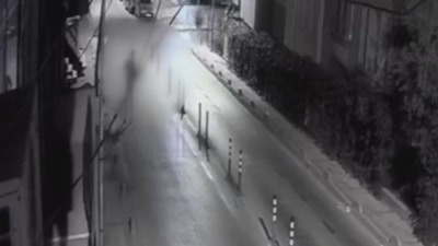İstanbul Bağcılar'da sokakta çıplak dolaşan kişi yakalandı