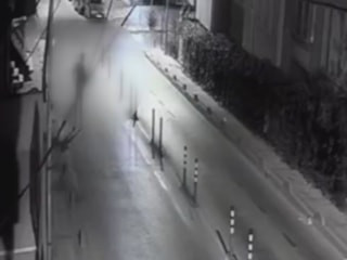 İstanbul Bağcılar'da sokakta çıplak dolaşan kişi yakalandı
