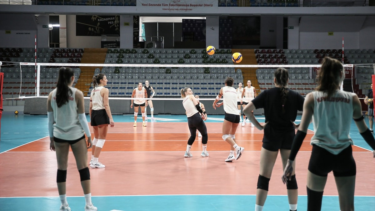 Nilüfer Belediyespor, genç kadrosuna güveniyor
