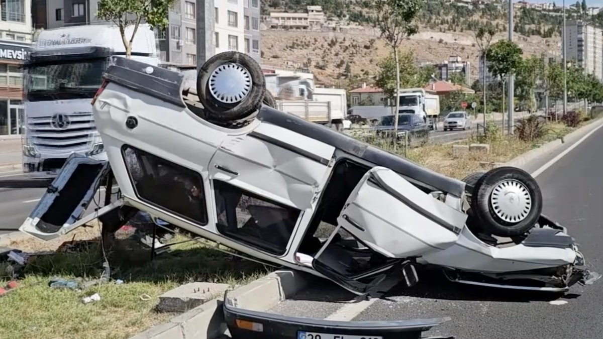 Kayseri'de takla atan otomobilden burnu bile kanamadan çıktı