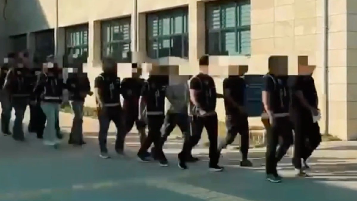 Afyonkarahisar'da 'polisim' yalanıyla 11 milyonluk vurguna operasyon: 11 kişi tutuklandı