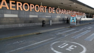 Belçika'da Charleroi Havalimanı'nda grev nedeniyle 42 uçuş iptal edildi