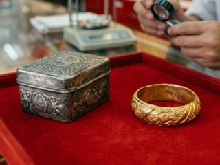Bit pazarından 219 liraya aldı, kuyumcuda servet çıktı
