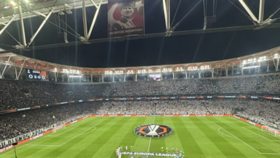 Beşiktaş taraftarlarından Marsilya maçında görsel şov