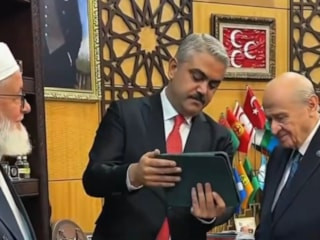 Ferdi Tayfur'un şarkısı Devlet Bahçeli'yi duygulandırdı