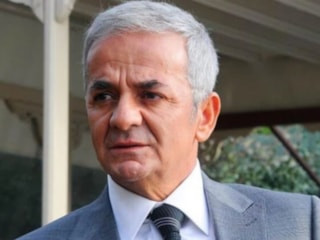 Oyuncu Zafer Algöz ve Lale Algöz’den romantik paylaşım