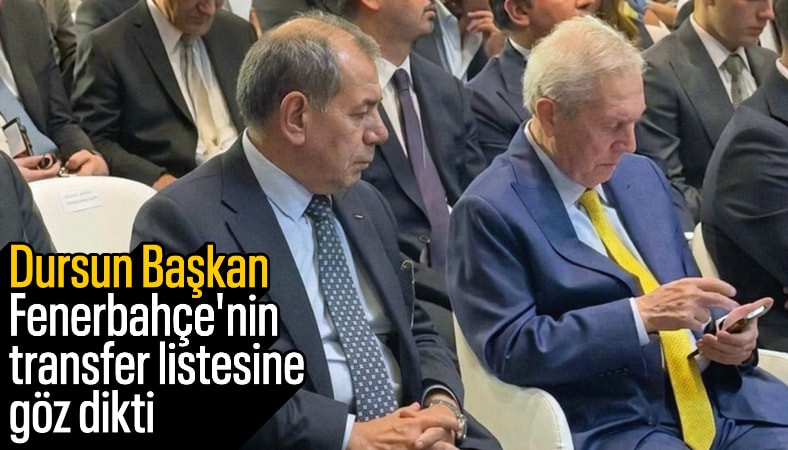 Dursun Özbek'in Aziz Yıldırım'ın telefonuna baktığı anlar dikkat çekti
