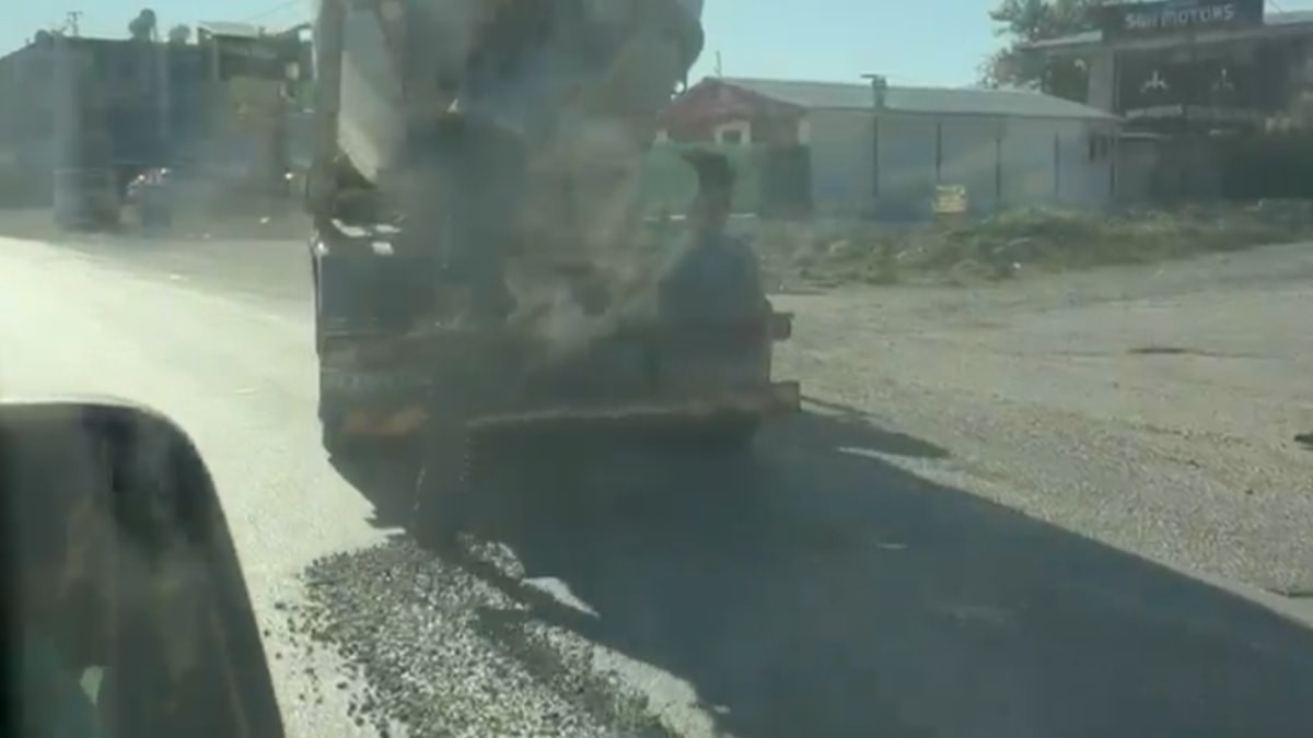 Hatay'da yola beton dökerek ilerleyen miksere 191 bin 867 lira ceza