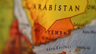Yemen ordusu Husi mevzilerini vurdu