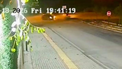 Osmaniye'de 2 otomobilin çarpışması kamerada: 3 yaralı