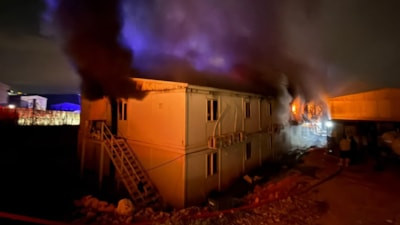 Hatay'da konteyner yangınında 5 kişi dumandan etkilendi