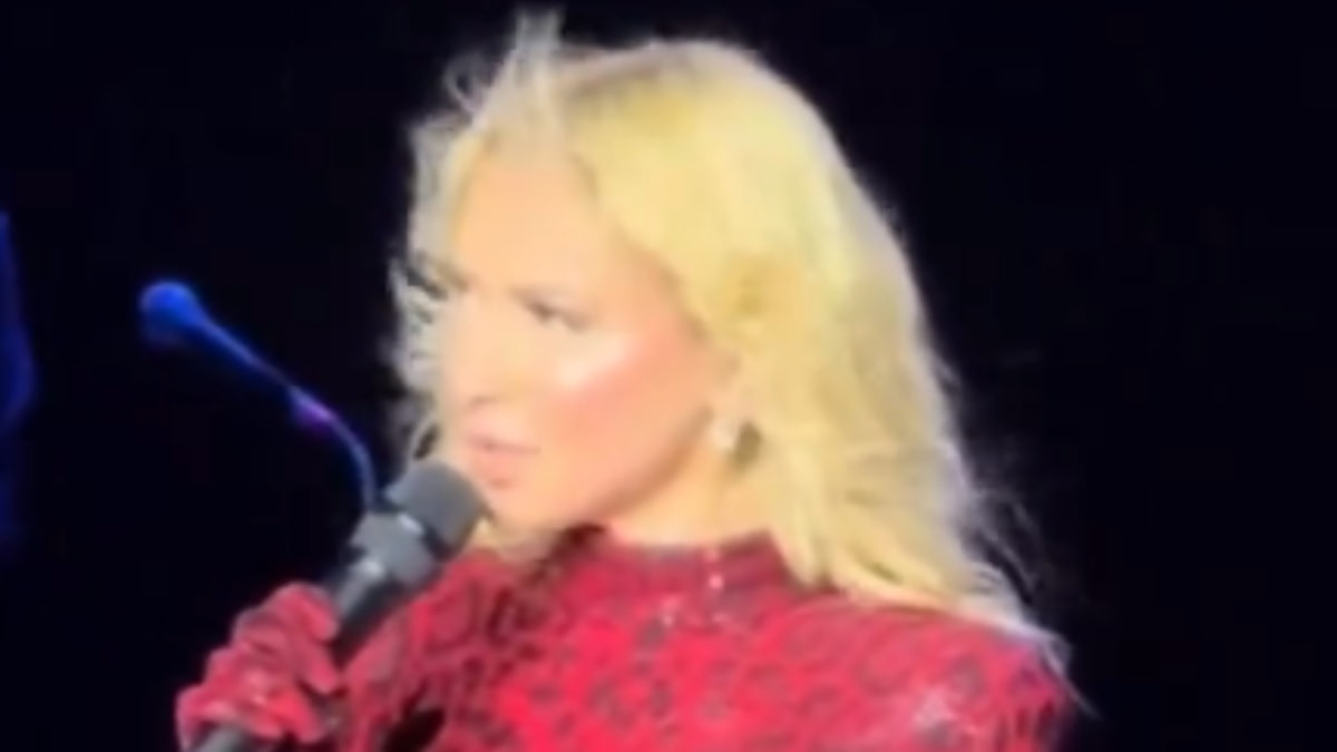 Hadise: Dekoltenin seksilik ile alakası yok