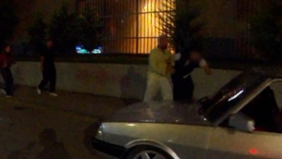 Eskişehir'de aracın içindeki adama saldırdı