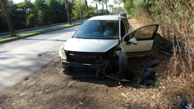 Antalya'da aynı caddede birkaç dakika arayla iki kaza birden yaşandı