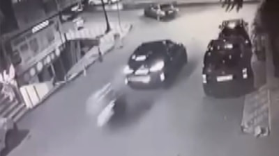 İstanbul'da motokuryenin ağır yaralandığı kaza kamerada