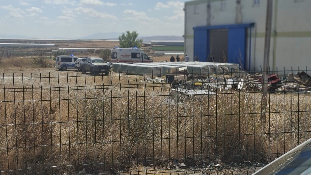 Kırşehir'de çatı tamiri sırasında düşerek hayatını kaybetti