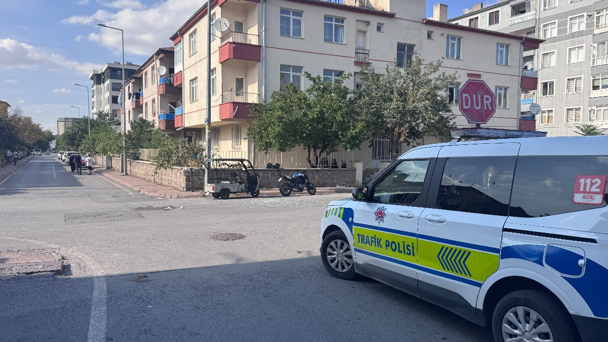 Kayseri'de motosiklet ile mobiletin çarpıştığı kazada 7 kişi yaralandı