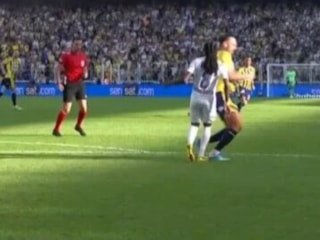 Kadıköy'de VAR devrede! Fenerbahçe, penaltı kazandı