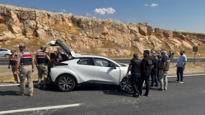 Diyarbakır'da otomobil ile traktör çarpıştı: 4 yaralı