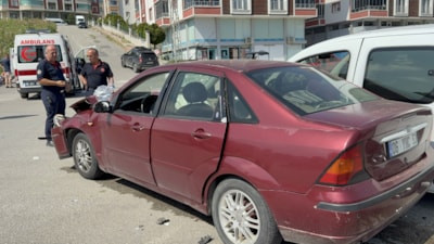 Samsun'da otomobil ile hafif ticari araç çarpıştı: 2 kişi yaralandı