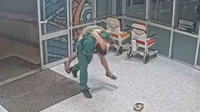 Avustralya'da hemşireye saldıran adam sert kayaya çarptı: Hemşire jiu-jitsu tutkunu çıktı