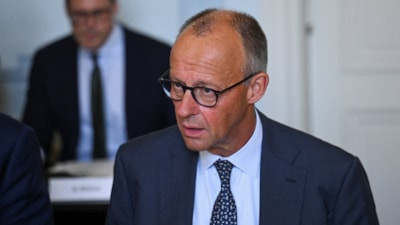 Friedrich Merz'den seçim yenilgisi sonrası istifa çağrılarına yanıt: Görevimin başında kalacağım