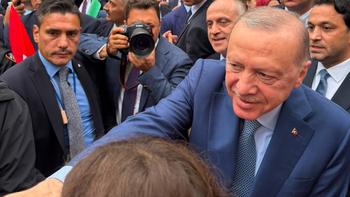 Cumhurbaşkanı Erdoğan, New York'ta 9 aylık Mahir Selim bebeği sevdi: Ailesine altın hediye etti
