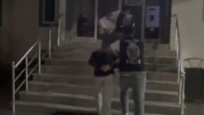 İstanbul Arnavutköy'de araç kundaklayan 2 şüpheli yakalandı
