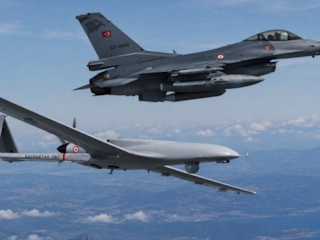 Türkiye'nin F-16 ve İHA'lı taktiği Yunan basınında haber oldu