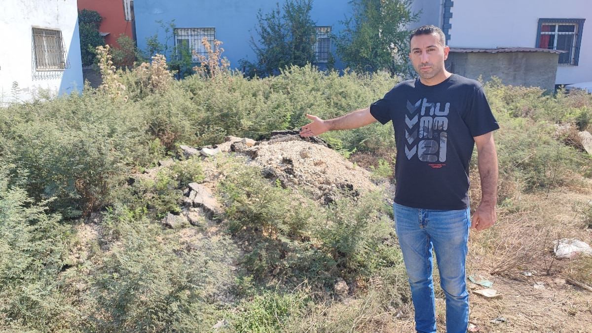 Adana'da ASKİ'nin altyapı çalışması sonrası bıraktığı atıklar aylardır kaldırılmadı