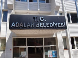 Adalar Belediye Başkan Vekili seçimi ertelendi: AK Parti'ye geçebilir