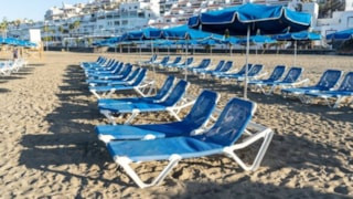 Şezlong için kavga etti, kalbi dayanmadı: Plajda hayatını kaybetti