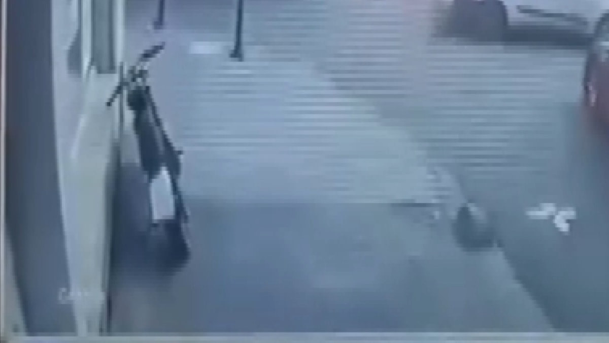 İstanbul'da elektrikli bisiklet hırsızlığı kamerada