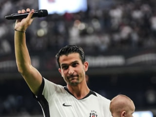 Necip Uysal yeni kariyeri için ilk adımı attı