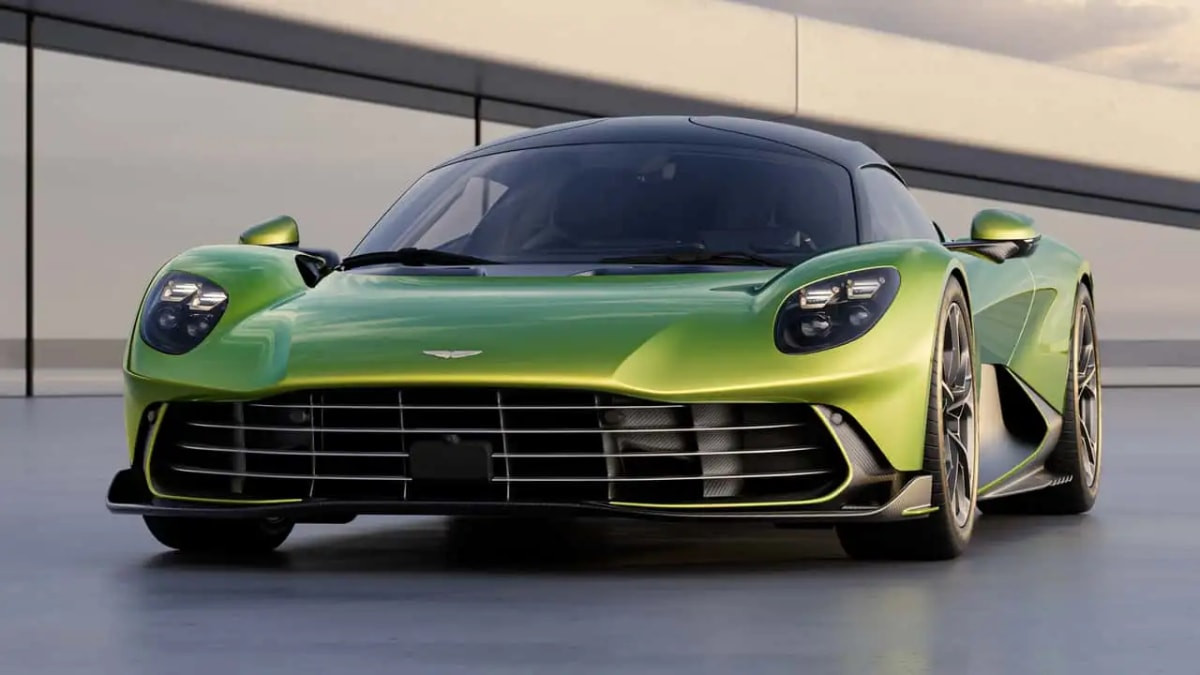 Aston Martin'den yeni hiper otomobil: Valhalla Spider kasımda tanıtılacak