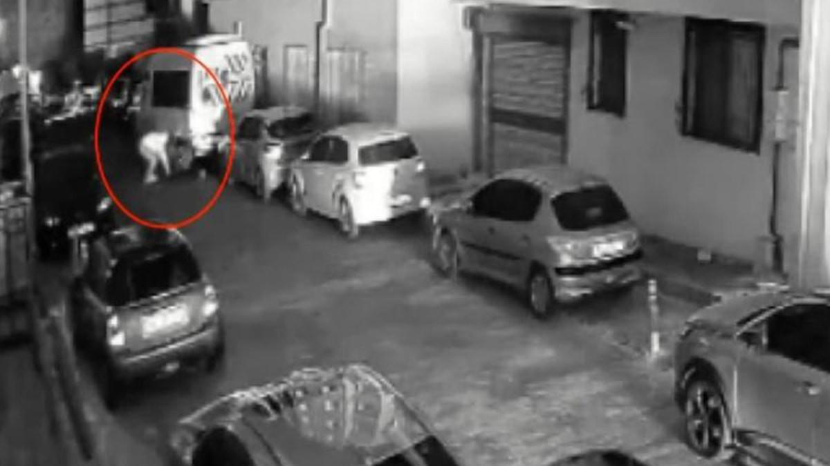 İstanbul Kağıthane'de 3 aracın kundaklanmasında 9 şüpheli tutuklandı