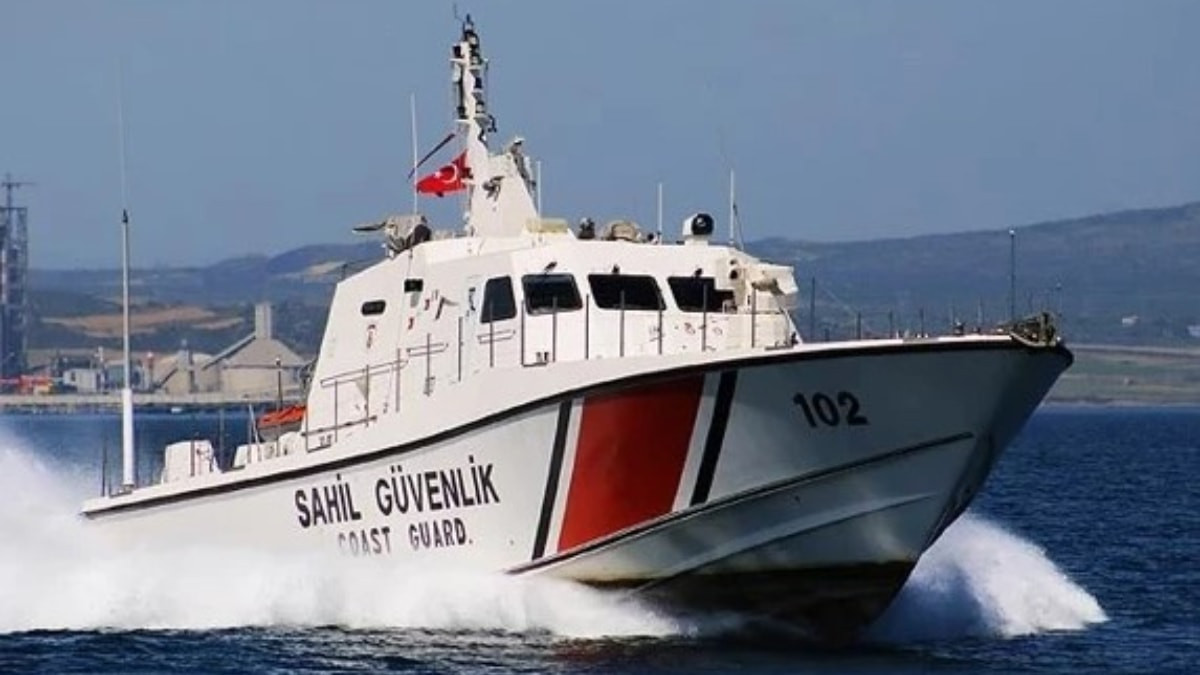 Beykoz açıklarında sürüklenen tekne kurtarıldı