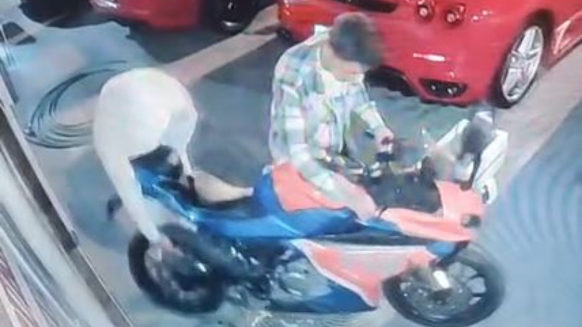 Ankara'da motosiklet hırsızlığı kamerada: 2 tutuklama