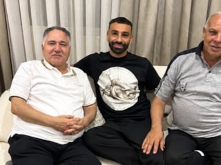 Muhammed Salah, Mısır'da ailesini ziyaret etti