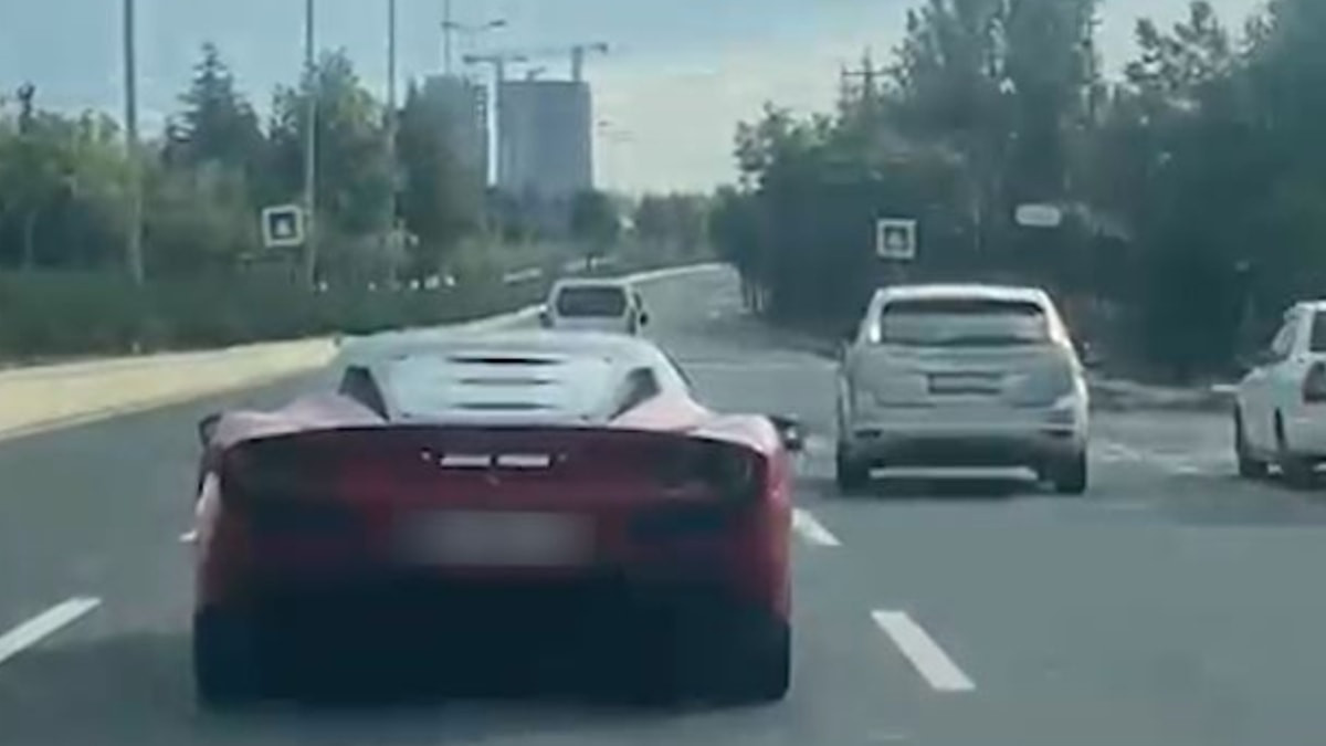 Ankara'da makas atan lüks spor otomobilin sürücüsüne 90 bin lira ceza: O anlar kamerada