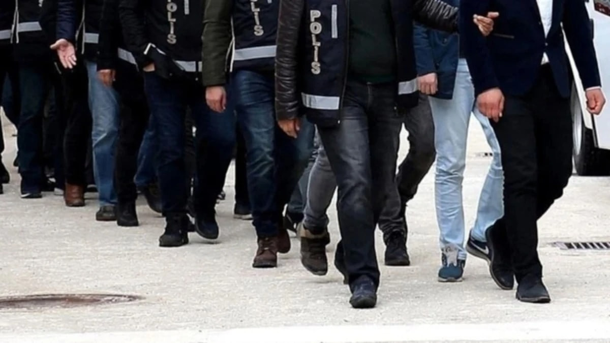 İstanbul merkezli operasyonlarda 23 şüpheli gözaltına alındı: '130 milyon lira zimmete geçirildi'