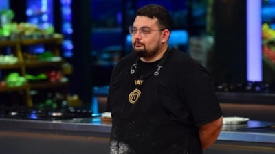 MasterChef Eray siyasete girdi: Rozetini bakın kim taktı
