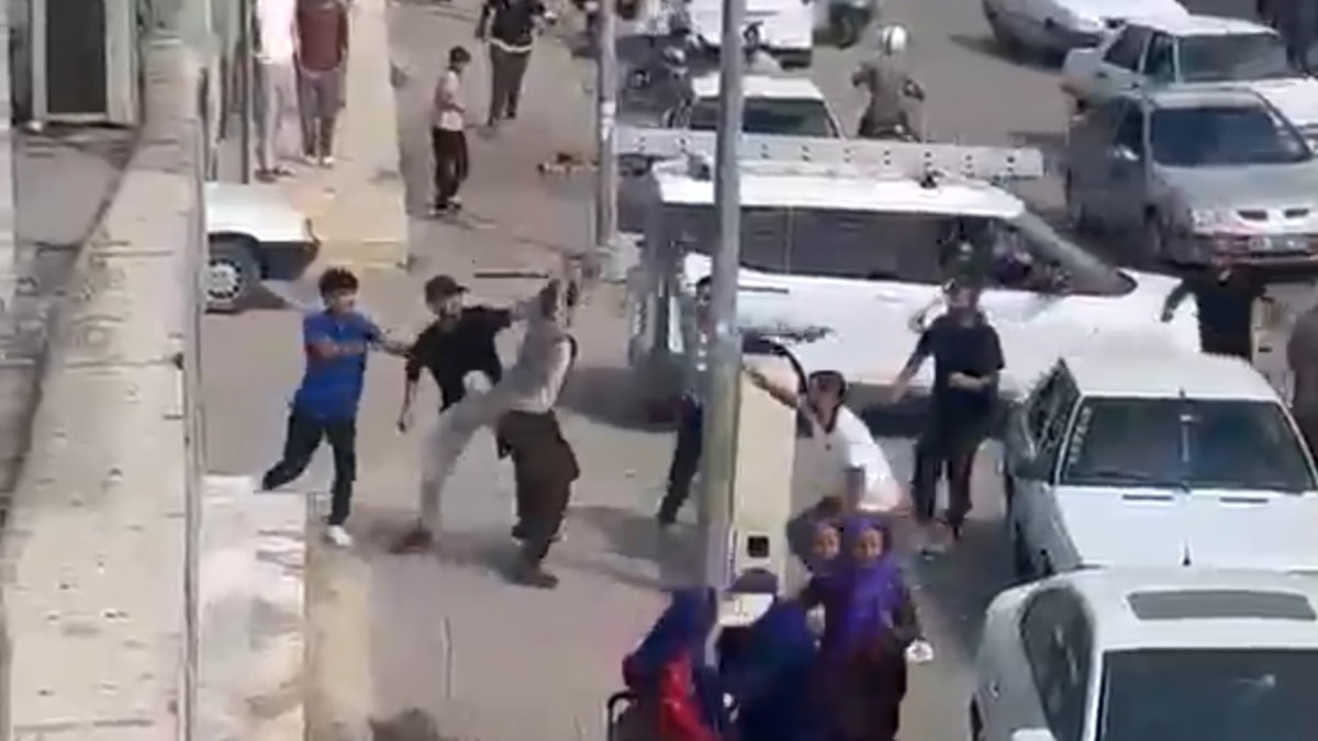 Şanlıurfa'da sopalı kavga kamerada: 9 kişi yaralandı