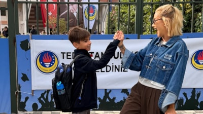 Ece Erken hastaneden paylaşımı yaptı: 'Eymen boynuna uçan tekme yedi