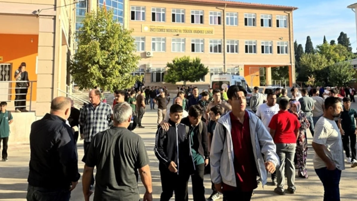 Manisa'da okul saldırısı: 3 çocuk yoğun bakımda, 1 çocuk taburcu edildi